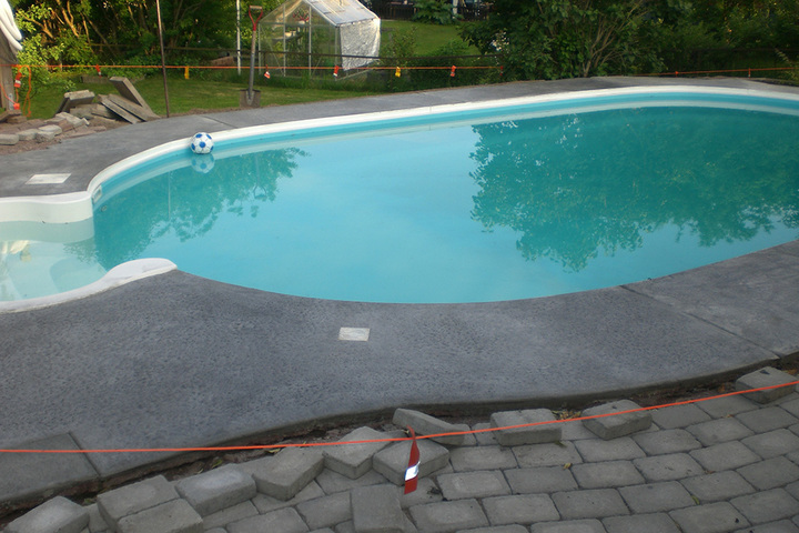 Pool med Mönstrad markbetong