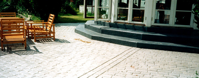 Präglad markbetong uteplats